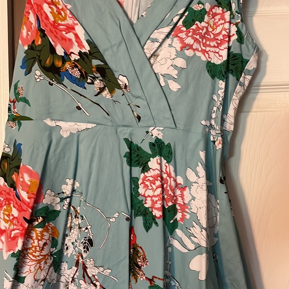 Blue floral spring dress with full skirt - Picture 2 of 2